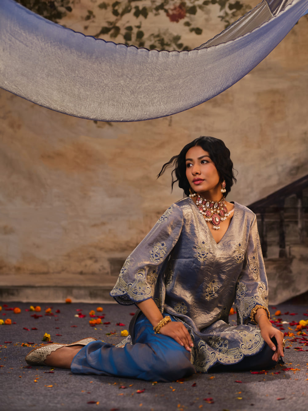 Sunheri Daman Neela Kurta Set