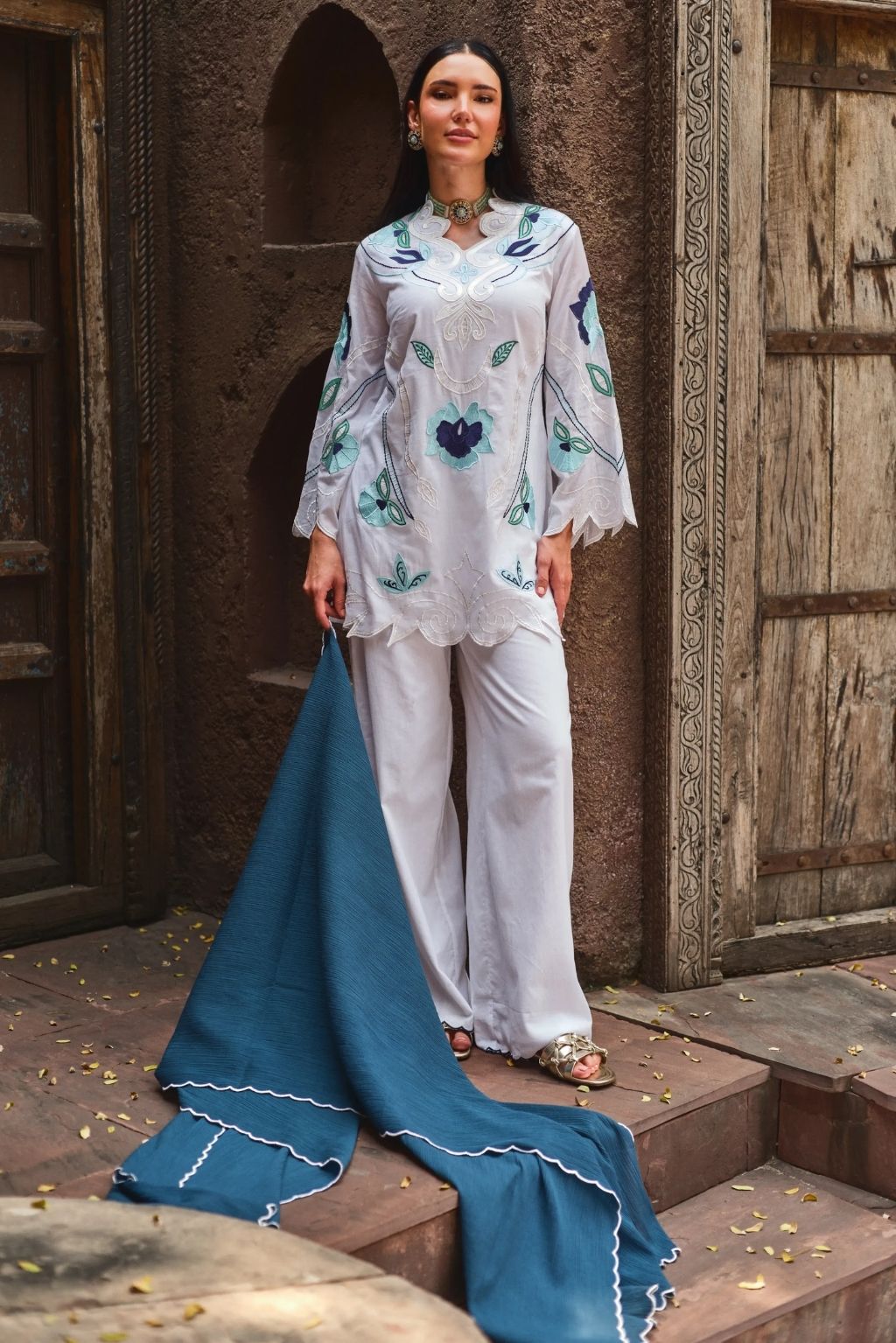 Aangan gulrez kurta set- ivory white