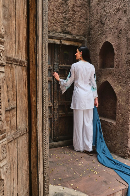 Aangan gulrez kurta set- ivory white