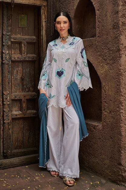 Aangan gulrez kurta set- ivory white
