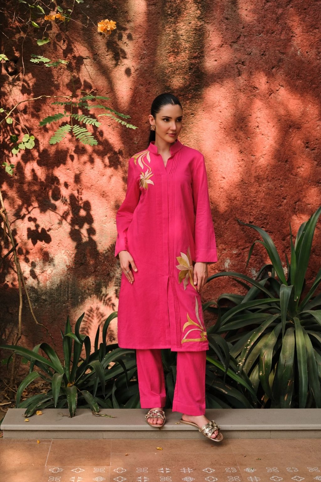 Gulabi phool kurta set