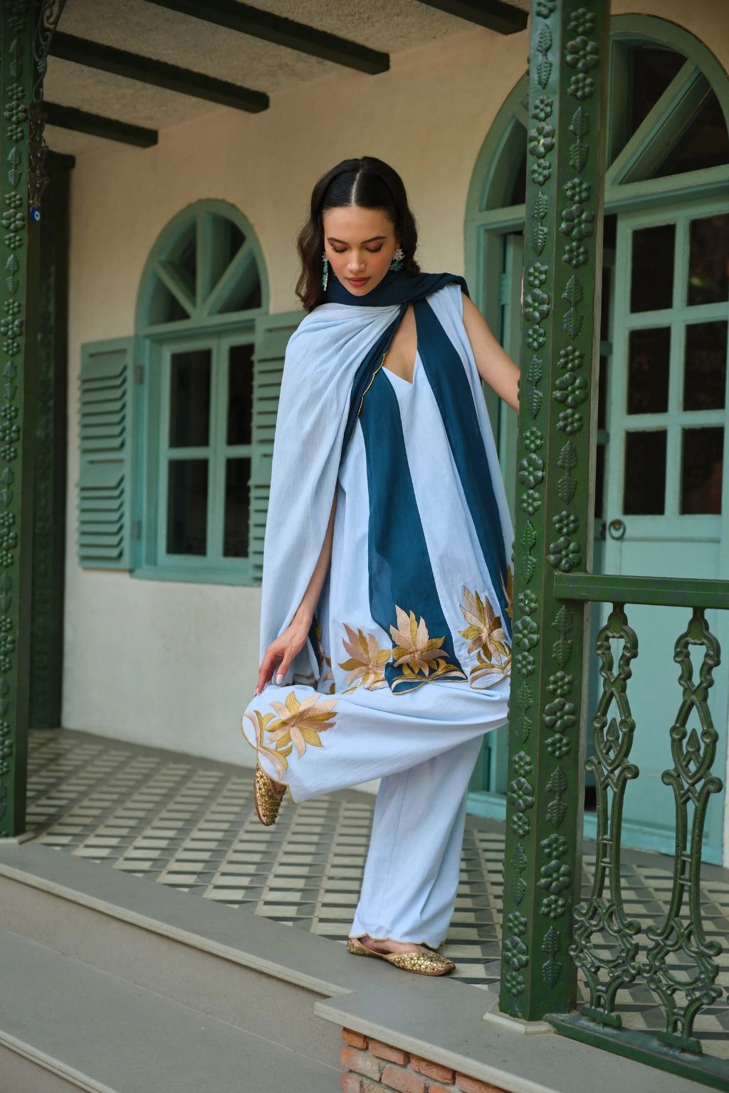 Rooh kali phool kurta salwar set-aasmani neelam