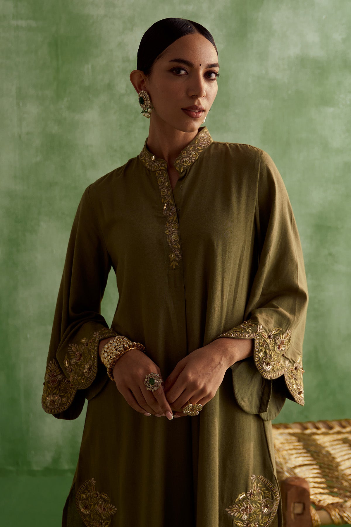 INARA ZARI-DAMAN KURTA SET -OLIVE GREEN