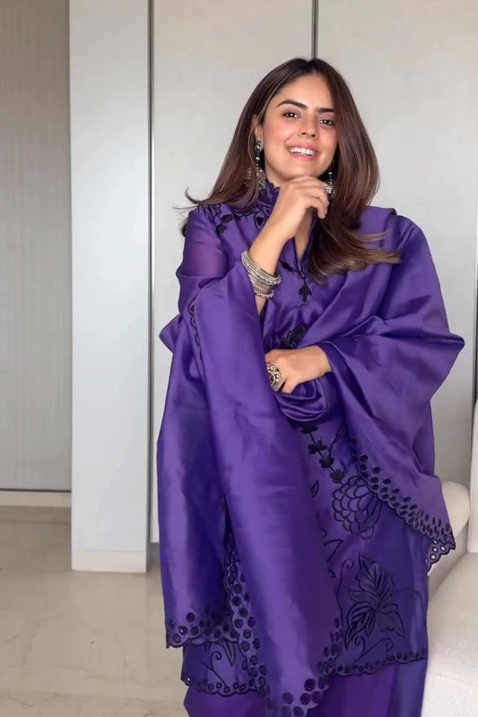 SIMRAN X SUFIANA JAMUNI  KURTA SET WITH DUPATTA