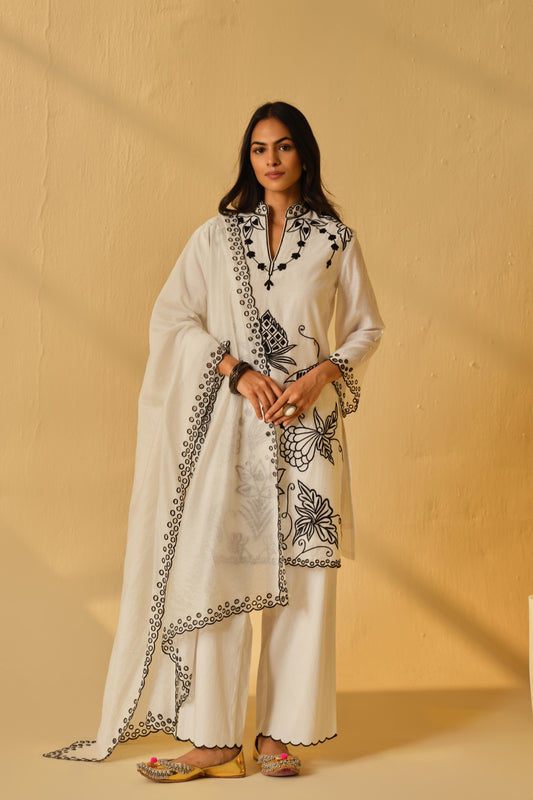 SUFIANA WHITE KURTA SET WITH DUPATTA