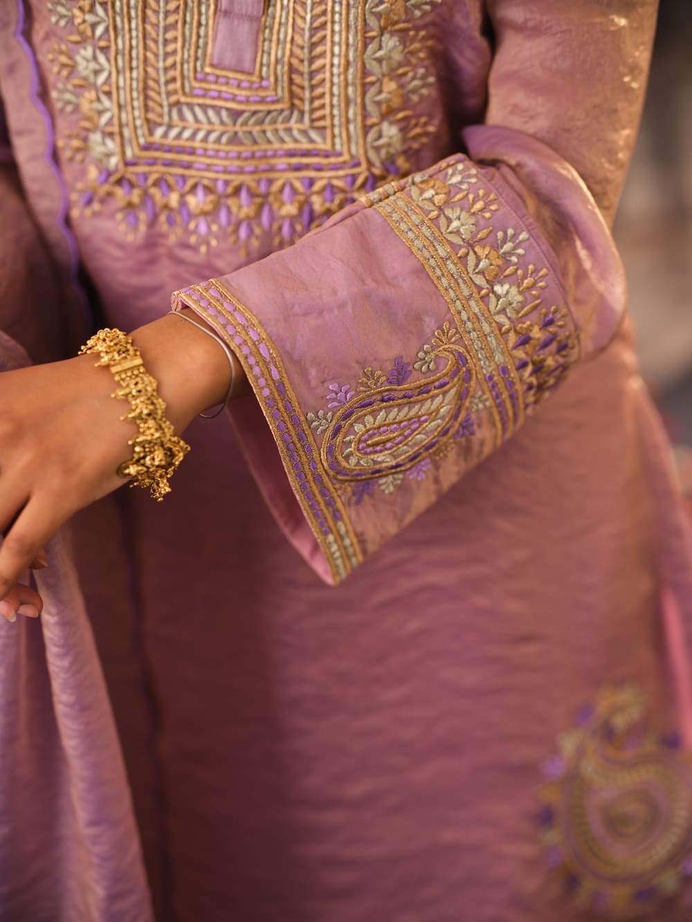 Halka Gulabi Ambi Kurta Set