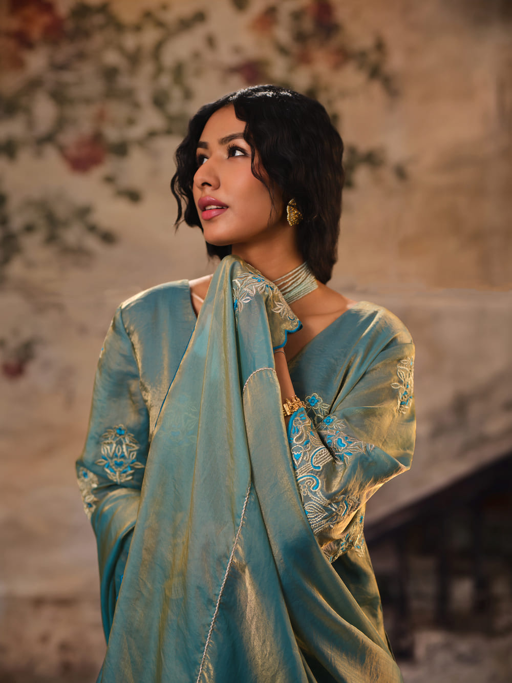 Sunheri Daman Grey Green Kurta Set