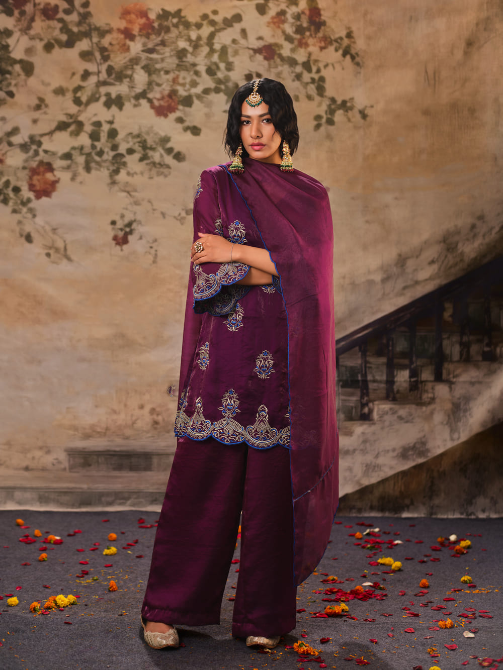 Sunheri Daman Jamun Kurta Set