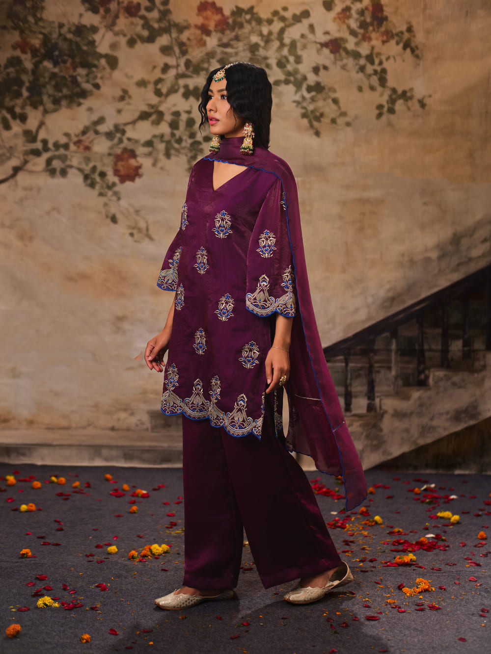 Sunheri Daman Jamun Kurta Set