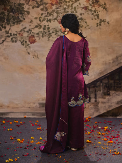 Sunheri Daman Jamun Kurta Set