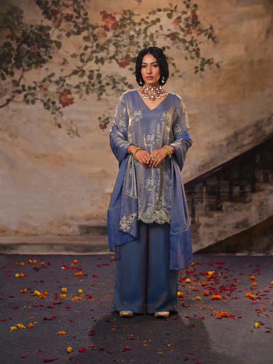 Sunheri Daman Neela Kurta Set