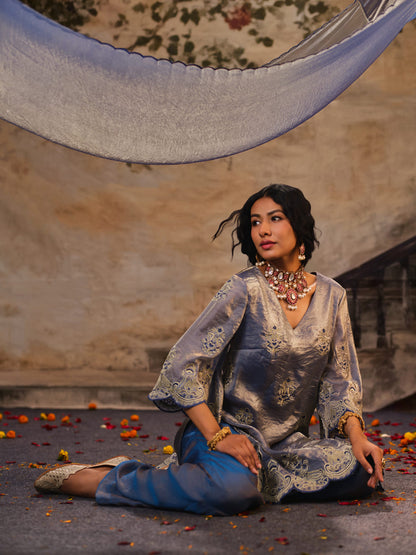Sunheri Daman Neela Kurta Set