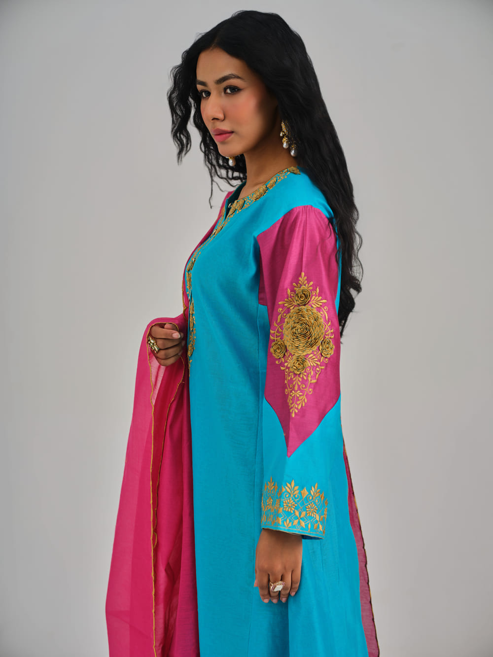 Phoolan Blue Pink Kurta Set
